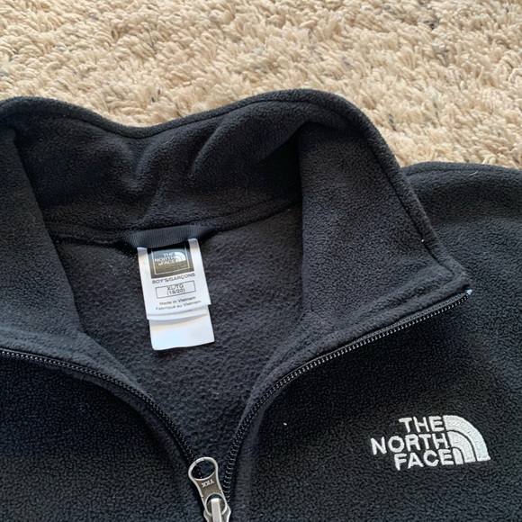 North Face Quarter Zip - Picture 2 of 2